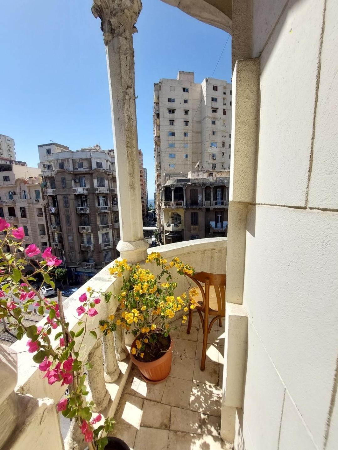 Arab Hostel, Welcoming All Solo And Groups Travellers But, Unmarried Couples Not Allowed Alejandría Exterior foto